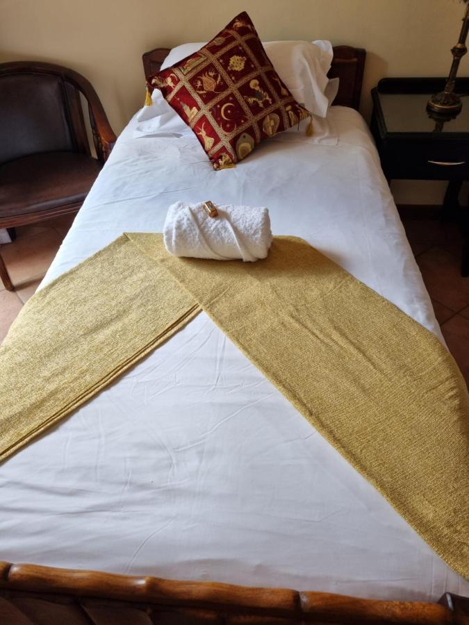 Camelia Guest House Bloemfontein Bagian luar foto