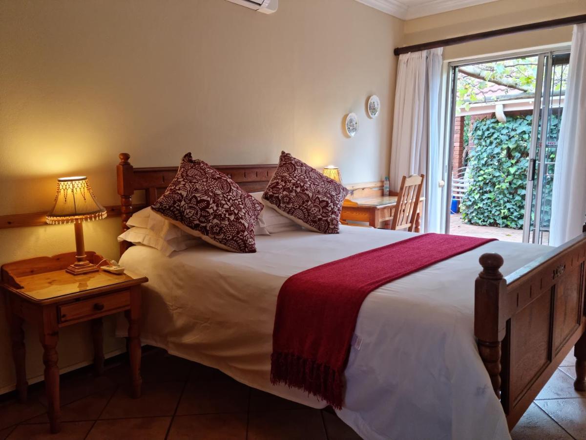 Camelia Guest House Bloemfontein Bagian luar foto