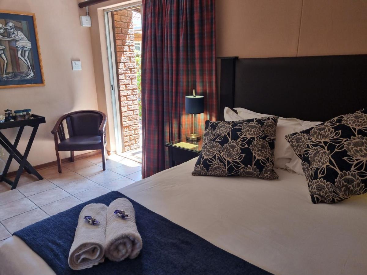 Camelia Guest House Bloemfontein Bagian luar foto
