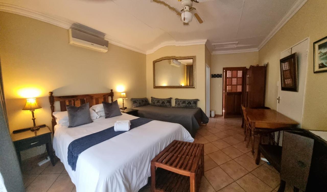 Camelia Guest House Bloemfontein Bagian luar foto