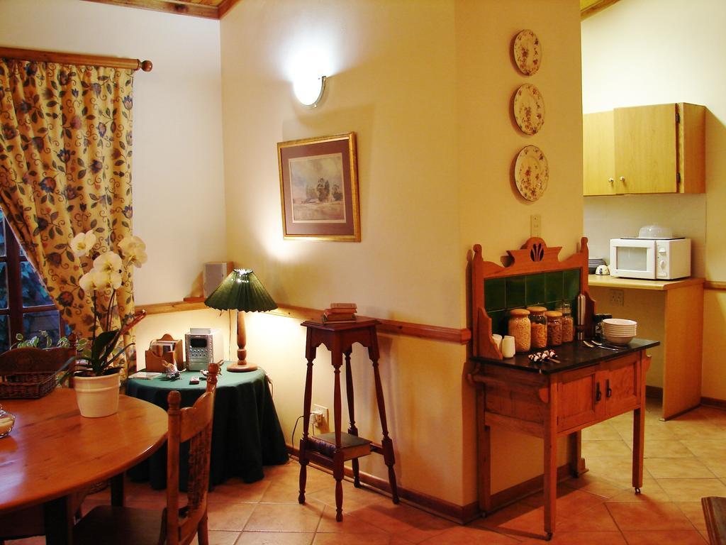 Camelia Guest House Bloemfontein Bagian luar foto