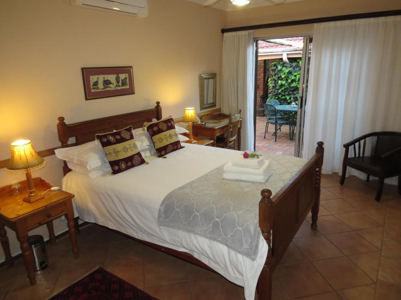 Camelia Guest House Bloemfontein Bagian luar foto