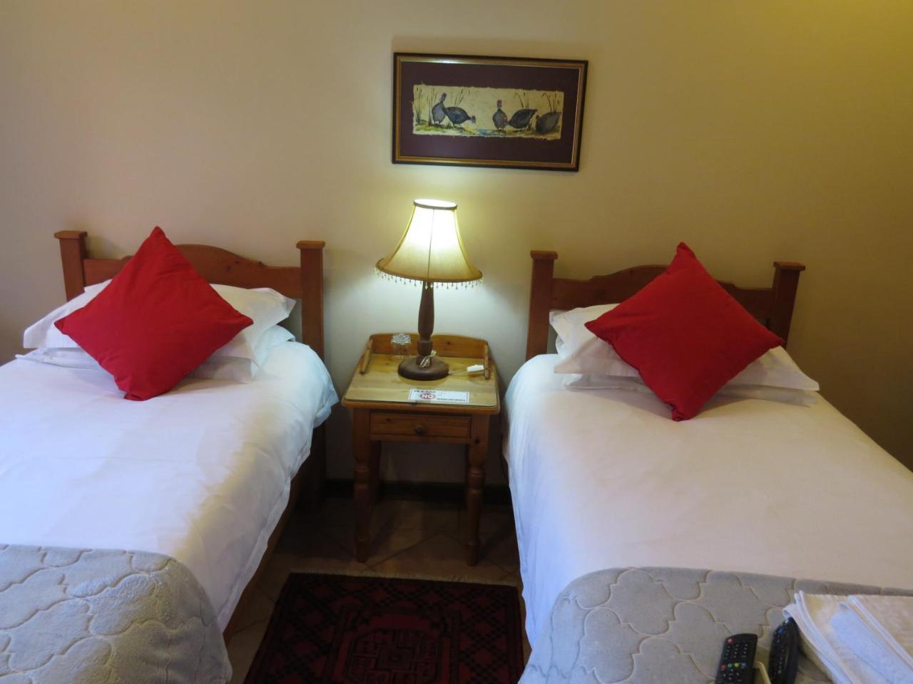 Camelia Guest House Bloemfontein Bagian luar foto
