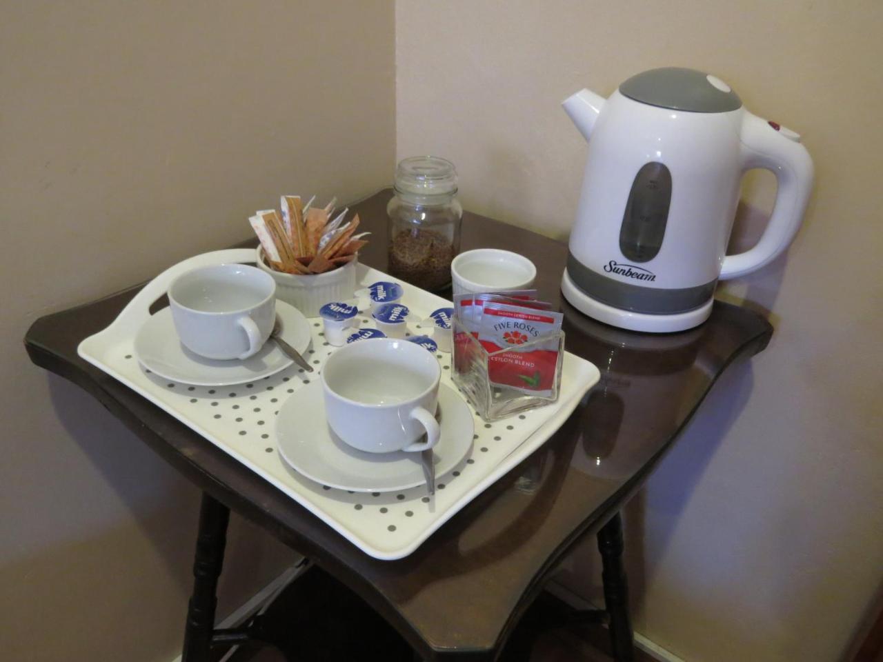 Camelia Guest House Bloemfontein Bagian luar foto