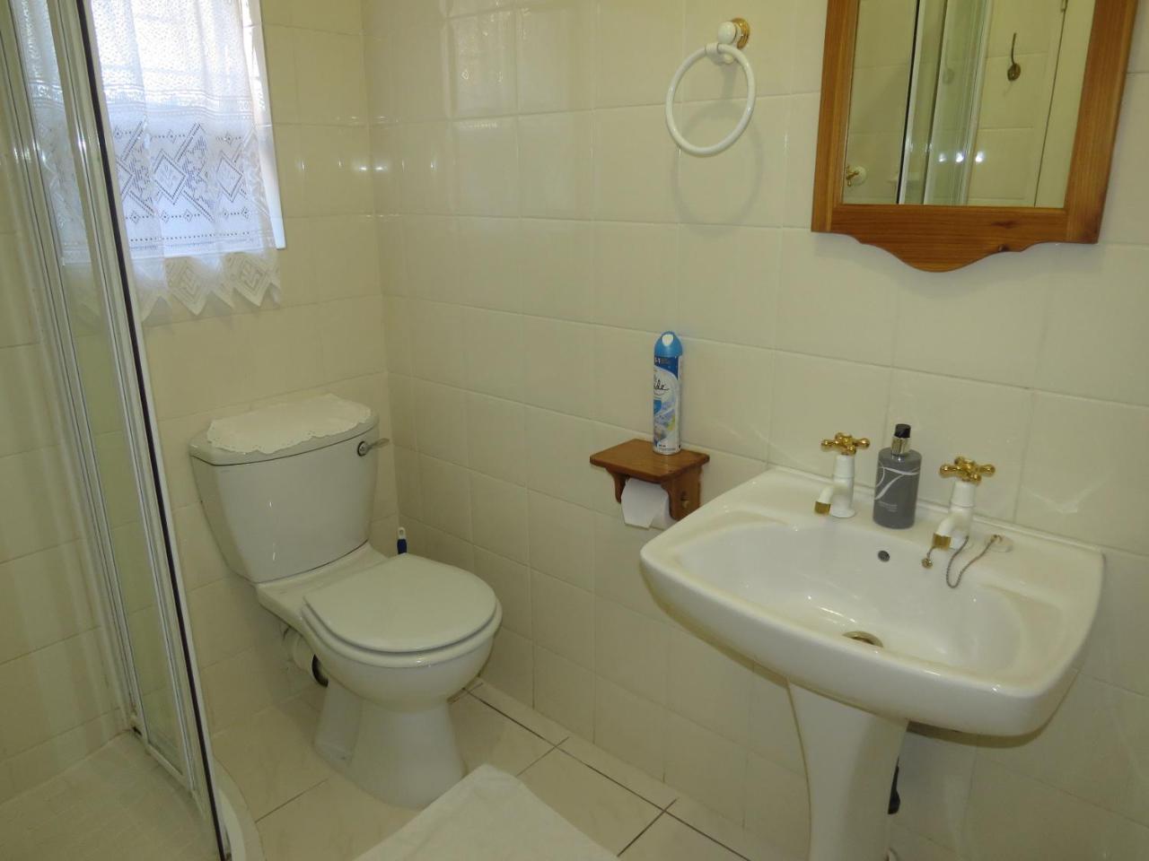 Camelia Guest House Bloemfontein Bagian luar foto